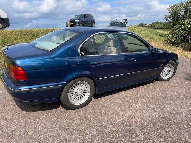 Bmw - 520 - 520 - oldtimer - afbeelding 9 van  12