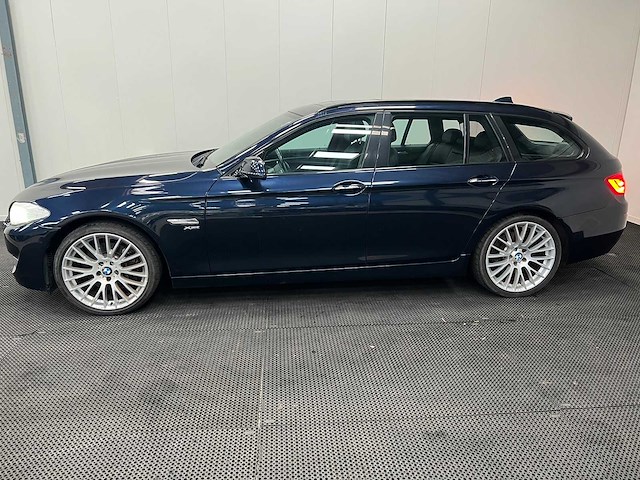 Bmw - 530 xd - touring high executive - 2011 - afbeelding 12 van  32