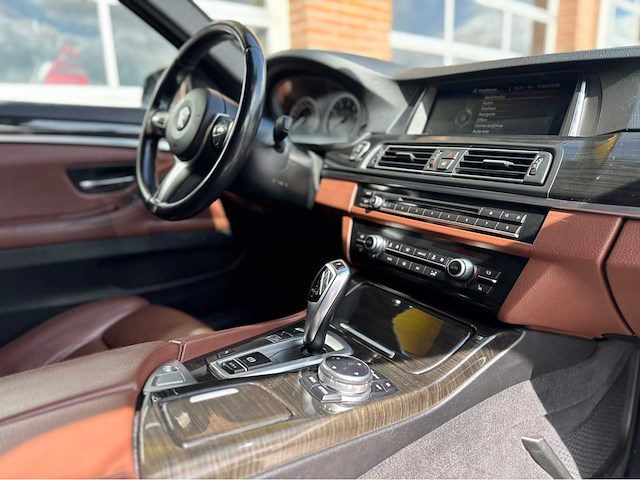 Bmw - 535i - 5-serie touring - executive personenauto - 2014 - afbeelding 3 van  30