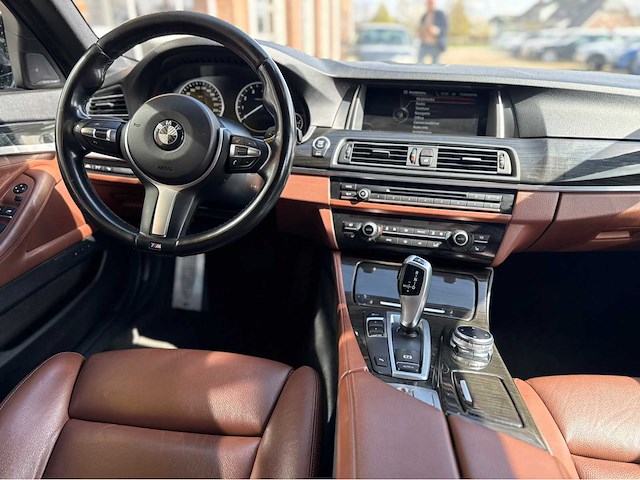 Bmw - 535i - 5-serie touring - executive personenauto - 2014 - afbeelding 10 van  30