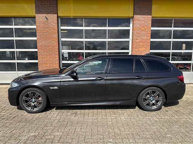 Bmw - 535i - 5-serie touring - executive personenauto - 2014 - afbeelding 12 van  30
