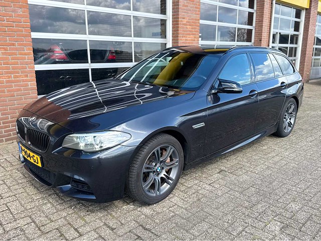 Bmw - 535i - 5-serie touring - executive personenauto - 2014 - afbeelding 4 van  30