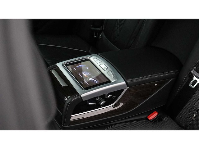 Bmw - 7-serie - 740i high executive - 2018 - tf-396-v - personenauto - afbeelding 7 van  31