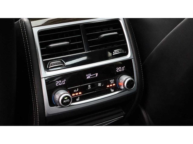 Bmw - 7-serie - 740i high executive - 2018 - tf-396-v - personenauto - afbeelding 17 van  31