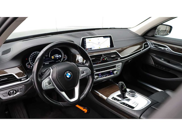 Bmw - 7-serie - 740i high executive - 2018 - tf-396-v - personenauto - afbeelding 2 van  33