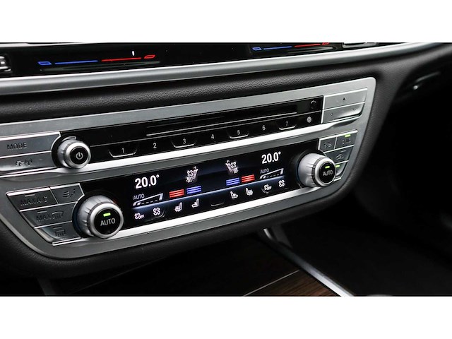 Bmw - 7-serie - 740i high executive - 2018 - tf-396-v - personenauto - afbeelding 21 van  33