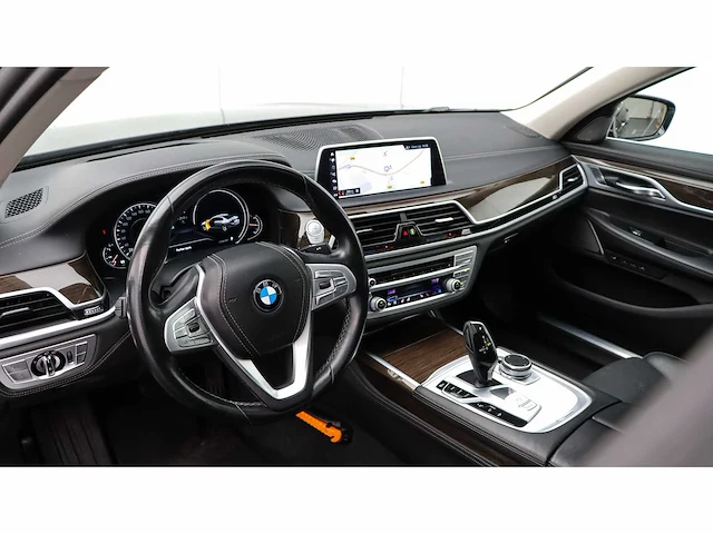 Bmw - 7-serie - 740i high executive - 2018 - tf-396-v - personenauto - afbeelding 2 van  33