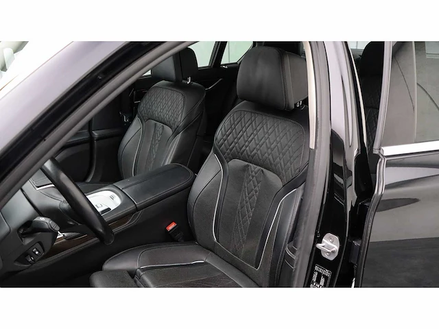 Bmw - 7-serie - 740i high executive - 2018 - tf-396-v - personenauto - afbeelding 31 van  33