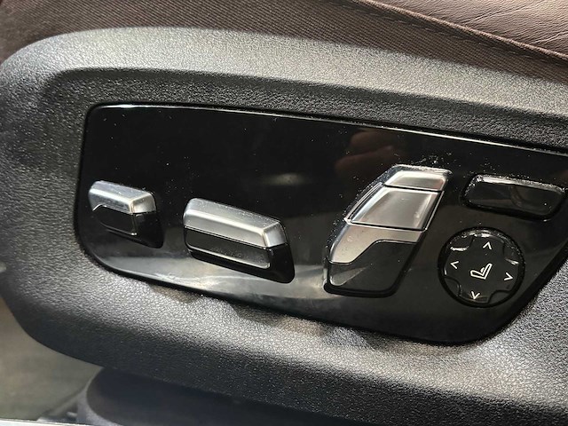 Bmw - 7-serie - 745e high executive - car - 2023 - afbeelding 29 van  57