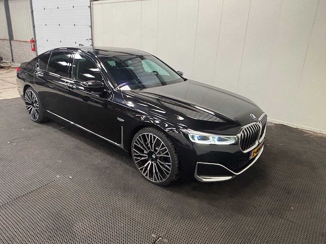 Bmw - 7-serie - 745e high executive - car - 2023 - afbeelding 38 van  57
