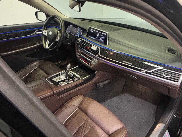 Bmw - 7-serie - 745e high executive - car - 2023 - afbeelding 42 van  57