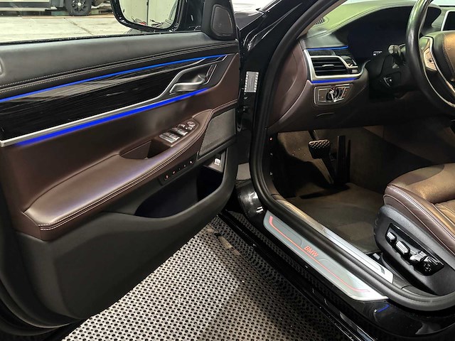 Bmw - 7-serie - 745e high executive - car - 2023 - afbeelding 54 van  57