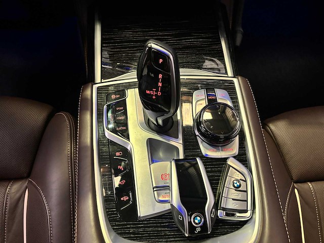 Bmw - 7-serie - 745e high executive - car - 2023 - afbeelding 3 van  57