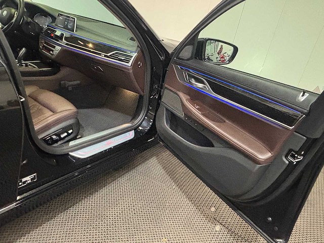 Bmw - 7-serie - 745e high executive - car - 2023 - afbeelding 39 van  57