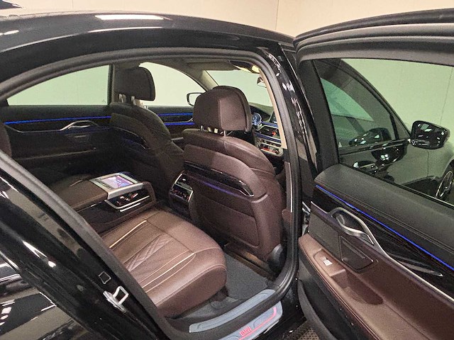 Bmw - 7-serie - 745e high executive - car - 2023 - afbeelding 43 van  57