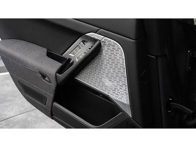 Bmw - 7-serie - m760e xdrive - 2023 - z-224-pf - personenauto - afbeelding 30 van  42