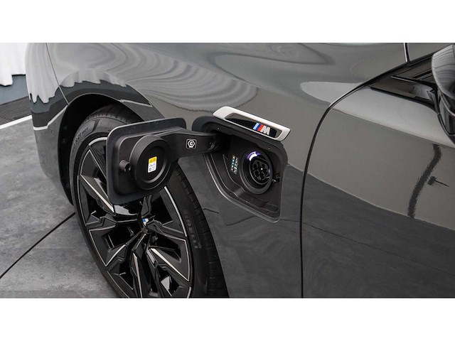 Bmw - 7-serie - m760e xdrive - 2023 - z-224-pf - personenauto - afbeelding 42 van  42