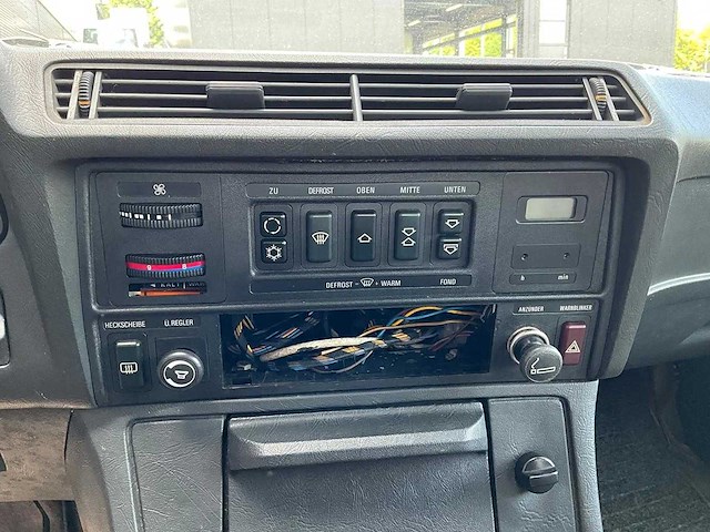 Bmw - 732i - personenauto - afbeelding 8 van  24