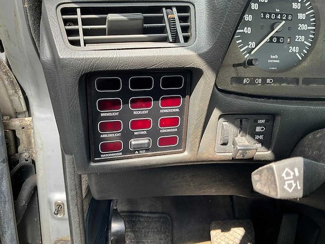 Bmw - 732i - personenauto - afbeelding 10 van  24