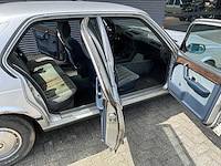 Bmw - 732i - personenauto - afbeelding 13 van  24