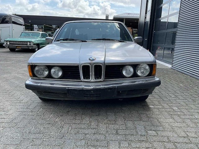 Bmw - 732i - personenauto - afbeelding 12 van  24