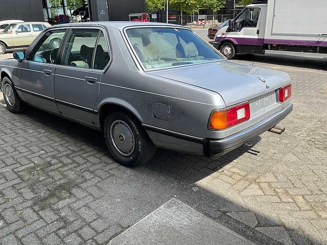 Bmw - 732i - personenauto - afbeelding 22 van  24