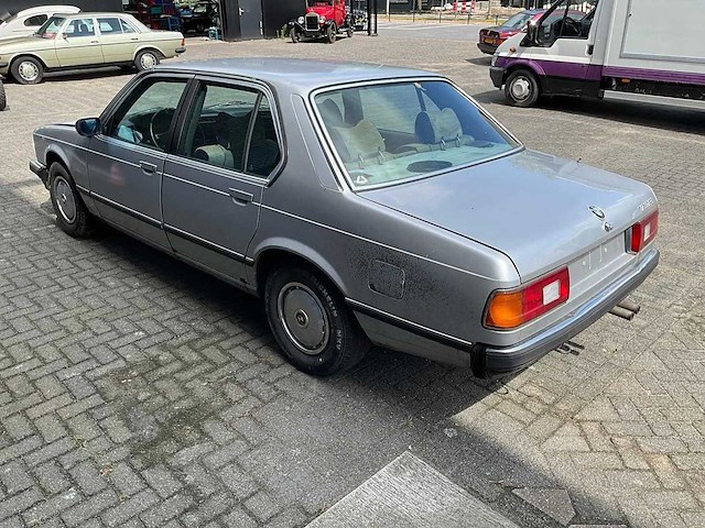 Bmw - 732i - personenauto - afbeelding 23 van  24