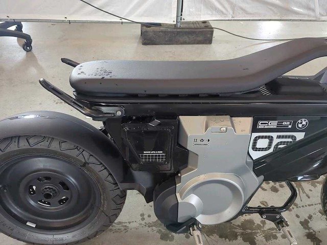 Bmw - bromscooter - ce 02 - e-scooter - afbeelding 7 van  20