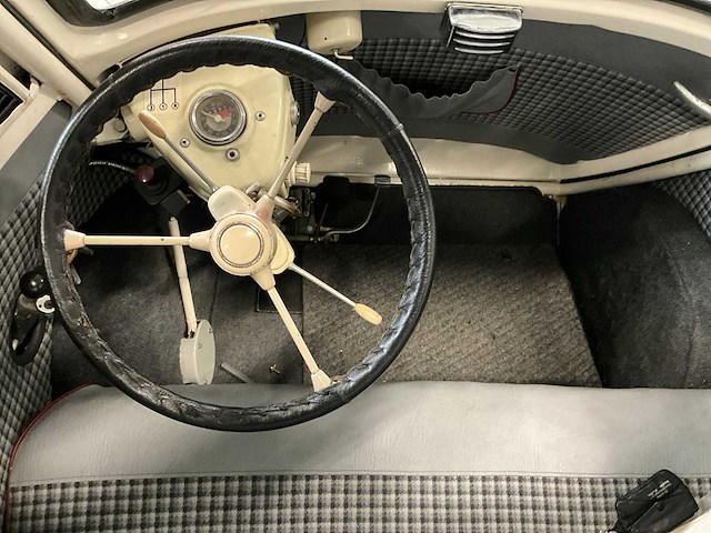 Bmw - isetta - 300 - oldtimer - afbeelding 4 van  41