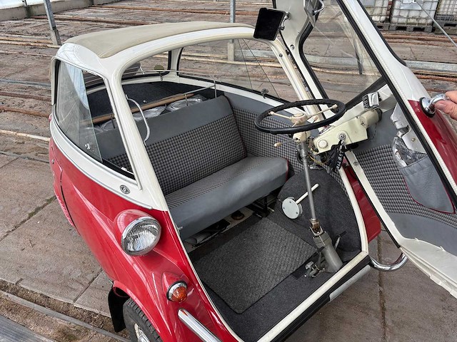 Bmw - isetta - 300 - oldtimer - afbeelding 8 van  41