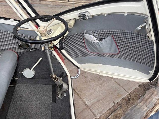 Bmw - isetta - 300 - oldtimer - afbeelding 28 van  41
