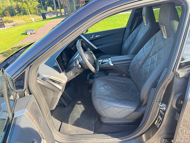 Bmw - ix - xdrive50 high ex. - p-424-jp - 2022 - afbeelding 8 van  36