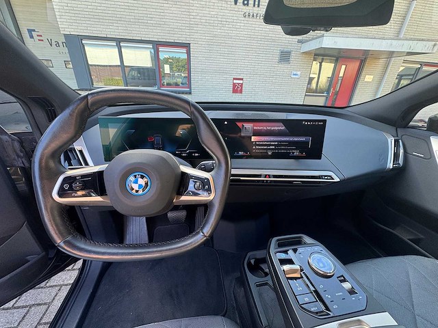 Bmw - ix - xdrive50 high ex. - p-424-jp - 2022 - afbeelding 9 van  36
