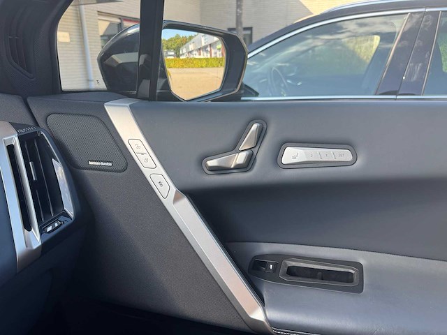 Bmw - ix - xdrive50 high ex. - p-424-jp - 2022 - afbeelding 18 van  36