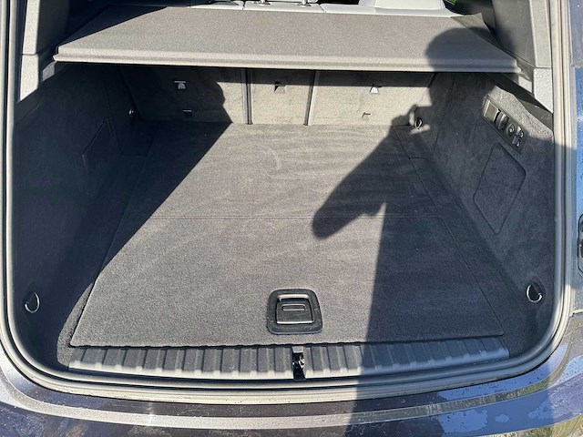 Bmw - ix - xdrive50 high ex. - p-424-jp - 2022 - afbeelding 28 van  36