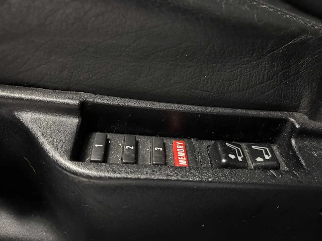 Bmw - m5 - e34 - 3.6 - 1992 - iconische auto - personenauto - afbeelding 13 van  52