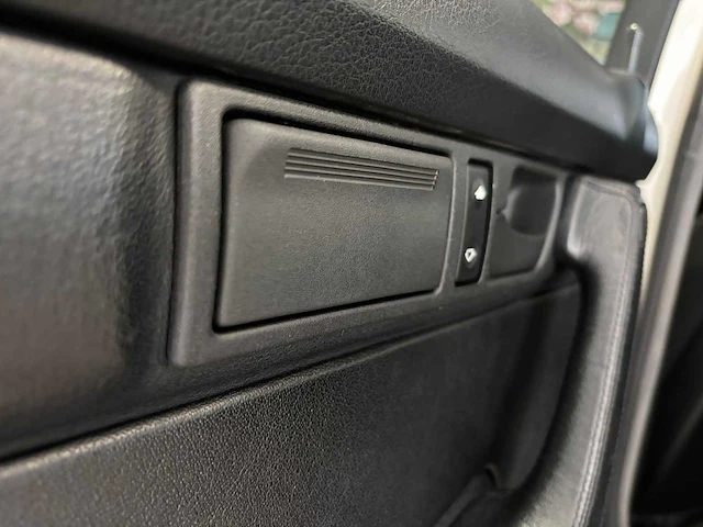 Bmw - m5 - e34 - 3.6 - 1992 - iconische auto - personenauto - afbeelding 18 van  52