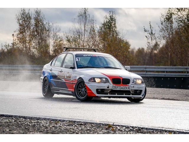 Bmw - personenauto - afbeelding 6 van  12