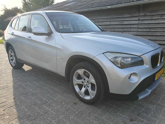 Bmw - x1 - sdrive18d executive - car - 2011 - afbeelding 19 van  21