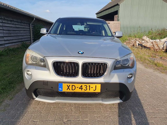 Bmw - x1 - sdrive18d executive - car - 2011 - afbeelding 3 van  9