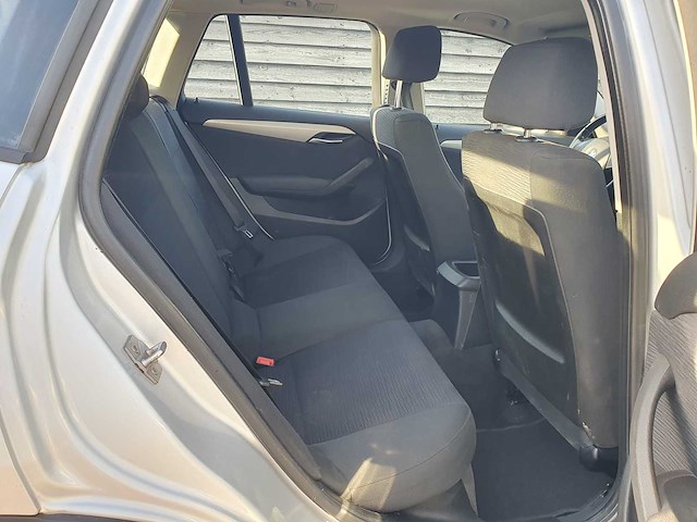 Bmw - x1 - sdrive18d executive - car - 2011 - afbeelding 3 van  14