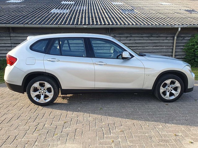 Bmw - x1 - sdrive18d executive - car - 2011 - afbeelding 13 van  14