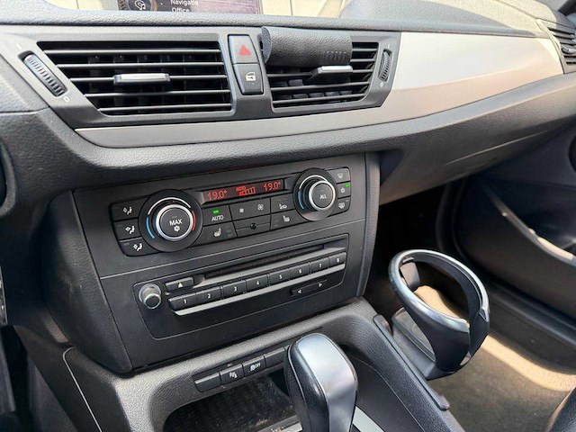 Bmw - x1 - sdrive18d executive - personenauto - 2011 - afbeelding 3 van  26
