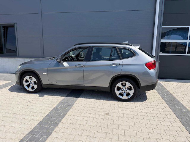 Bmw - x1 - sdrive18d executive - personenauto - 2011 - afbeelding 11 van  26