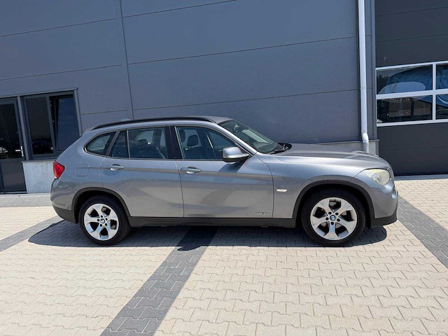 Bmw - x1 - sdrive18d executive - personenauto - 2011 - afbeelding 21 van  26