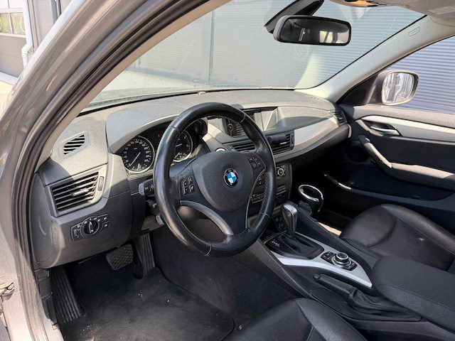 Bmw - x1 - sdrive18d executive - personenauto - 2011 - afbeelding 25 van  26
