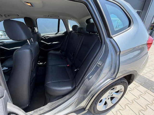 Bmw - x1 - sdrive18d executive - personenauto - 2011 - afbeelding 7 van  26