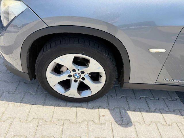 Bmw - x1 - sdrive18d executive - personenauto - 2011 - afbeelding 14 van  26