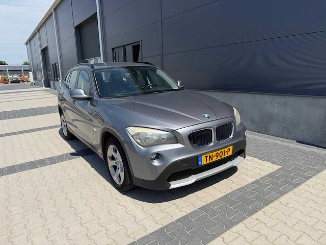 Bmw - x1 - sdrive18d executive - personenauto - 2011 - afbeelding 21 van  26