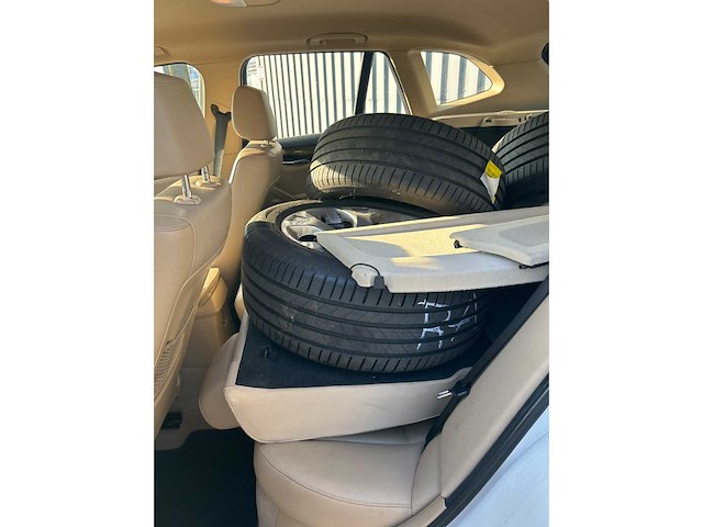 Bmw - x1 - sdrive18i - car - 2010 - afbeelding 16 van  26